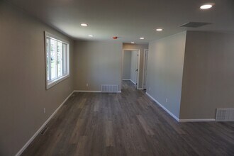 435 S Oak St in Lakewood, CO - Foto de edificio - Building Photo