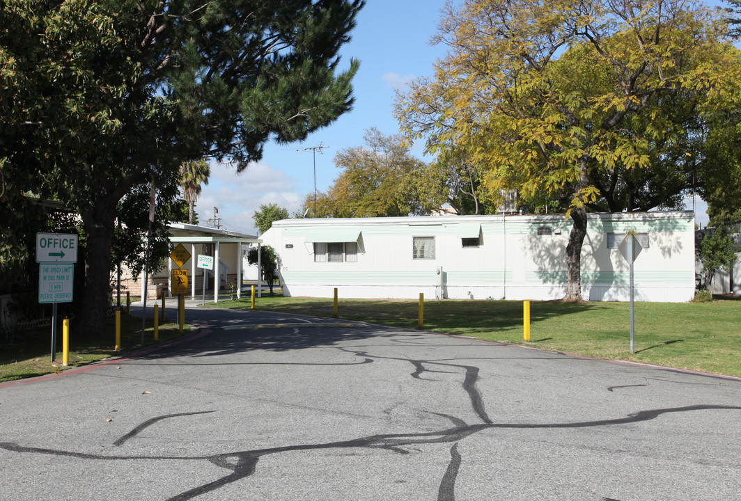 Bell Mobile Home City in Bell, CA - Building Photo