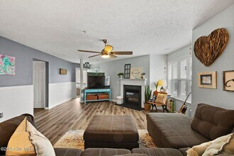 625 Spencer-Farlow Dr in Carolina Beach, NC - Building Photo - Building Photo