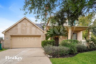 16042 Belleshire Ln in Houston, TX - Building Photo