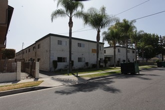 14040 Orizaba Ave in Paramount, CA - Building Photo - Building Photo