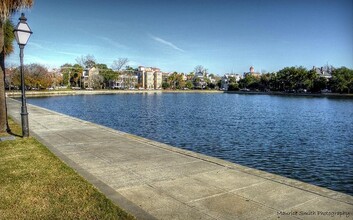 63 Rutledge Ave in Charleston, SC - Foto de edificio - Building Photo