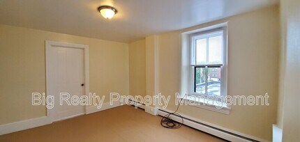 128 New St in Spring City, PA - Building Photo - Building Photo