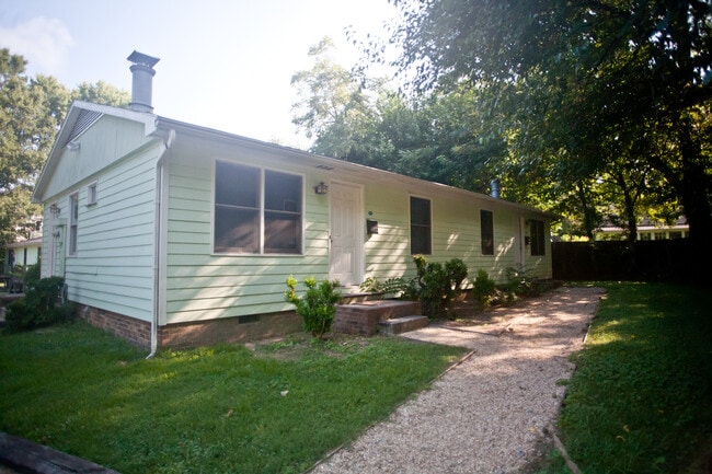 109 Cameron Ct in Chapel Hill, NC - Building Photo - Building Photo