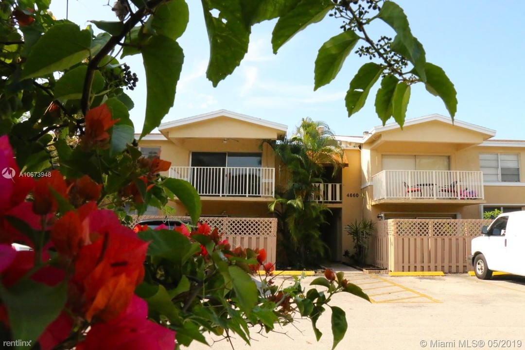 4660 NW 79th Ave-Unit -Apt 2D in Doral, FL - Building Photo