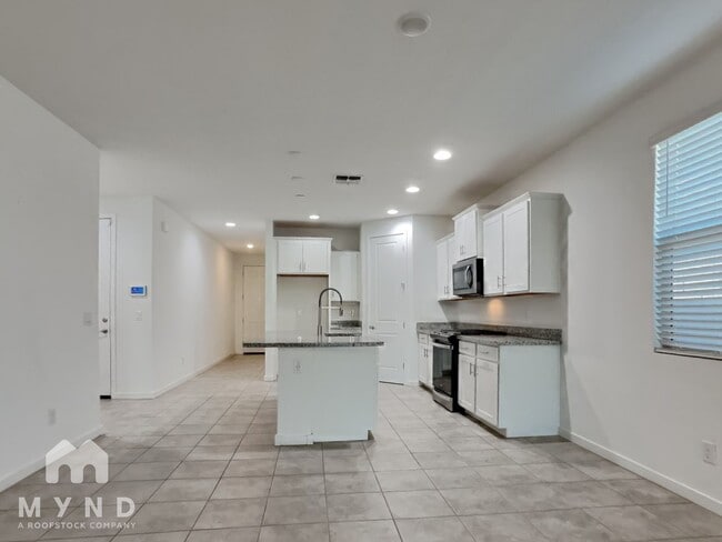 9220 N 174th Ln in Waddell, AZ - Building Photo - Building Photo