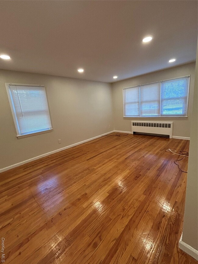 31 N Hillside Ave in Elmsford, NY - Building Photo - Building Photo