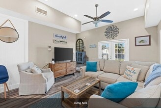 204 Carol Pl in Panama City Beach, FL - Building Photo - Building Photo