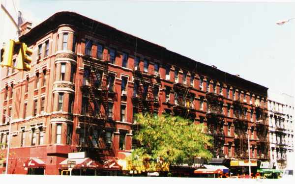 401 W 50th St in New York, NY - Building Photo - Building Photo