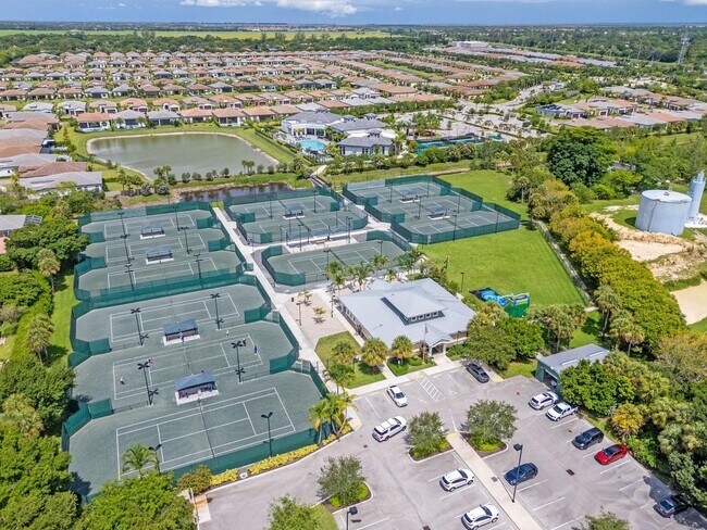 7803 NW 70th Ave in Parkland, FL - Building Photo - Building Photo