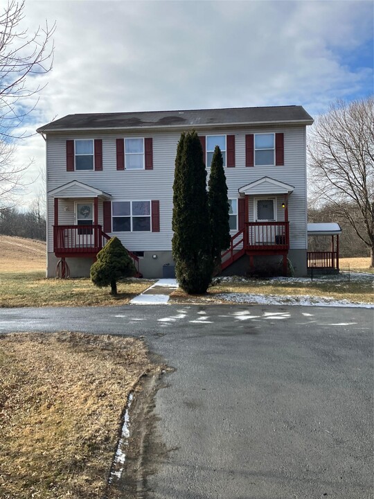 131 Ridgebury Rd in New Hampton, NY - Building Photo