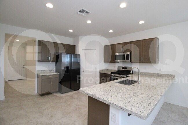 5086 N 88th Dr in Glendale, AZ - Foto de edificio - Building Photo