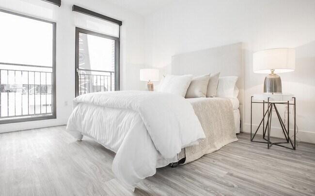 1122 Gayley Ave in Los Angeles, CA - Foto de edificio - Building Photo