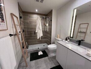 113 NW 24th St, Unit S2 in Miami, FL - Building Photo - Building Photo