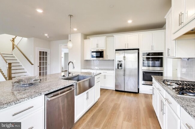 21905 Woodcock Wy in Clarksburg, MD - Foto de edificio - Building Photo