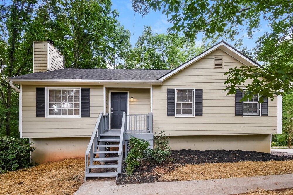 2905 Mountain Brook Rd in Canton, GA - Building Photo