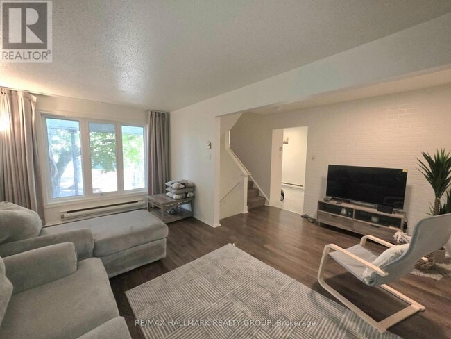 104 Salter Crescent in Ottawa, ON - Building Photo - Building Photo