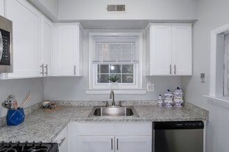 Wellington Woods in Morrisville, PA - Building Photo - Interior Photo