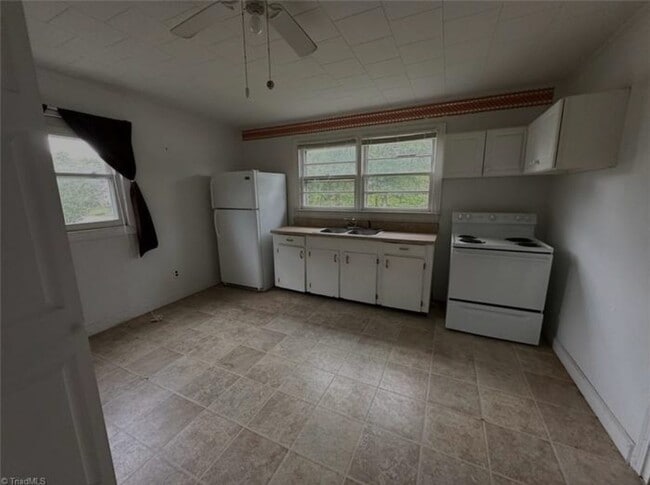 302 Dahl St in Madison, NC - Building Photo - Building Photo