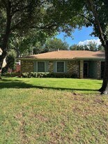 2119 Pecos Dr in Grapevine, TX - Building Photo