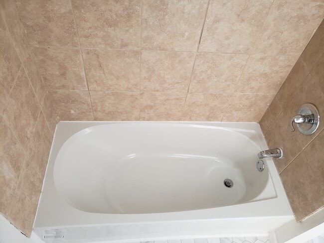 631 E Monroe St, Unit 1 in Little Falls, NY - Building Photo - Building Photo