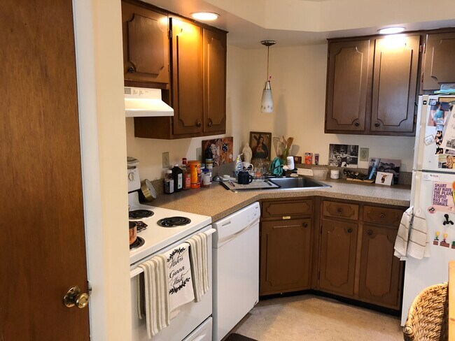 809 East Ave in Rochester, NY - Building Photo - Building Photo