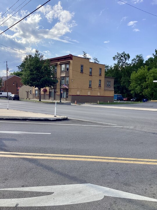 111 Broad St in Hollidaysburg, PA - Foto de edificio