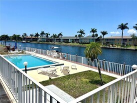 4534 SE 5th Pl in Cape Coral, FL - Building Photo