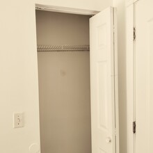 8915 S Exchange Ave, Unit 3 in Chicago, IL - Building Photo - Building Photo