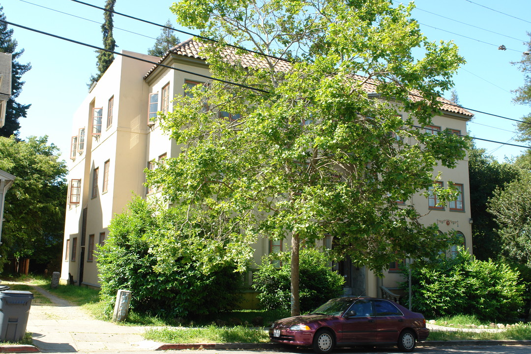 Florentine Apartments in Berkeley, CA - Foto de edificio