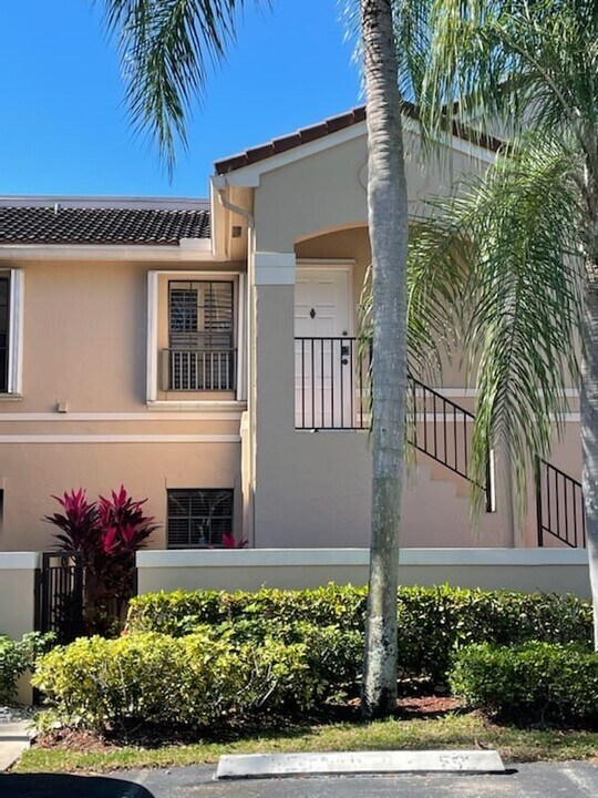 502 SW 158th Ter, Unit 101 in Pembroke Pines, FL - Building Photo