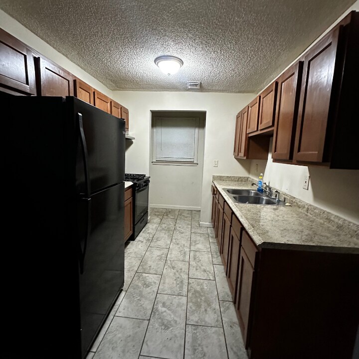 334 Holderness St SW-Unit -Apartment A in Atlanta, GA - Building Photo