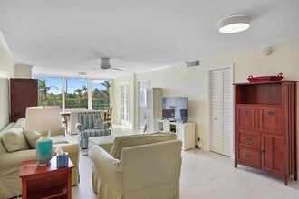 5510 La Puerta Del Sol Blvd S in St. Petersburg, FL - Building Photo - Building Photo