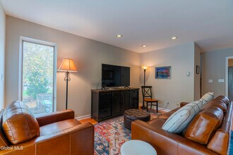 28 White St in Saratoga Springs, NY - Building Photo - Building Photo