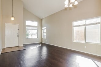 960 N 168th Dr in Goodyear, AZ - Foto de edificio - Building Photo