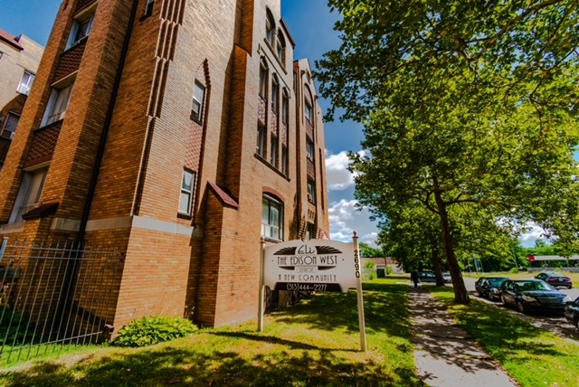 Majestic Apartments in Detroit, MI - Building Photo - Building Photo