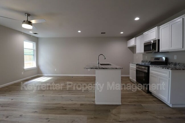 218 N Cleveland Ave in Sand Springs, OK - Building Photo - Building Photo