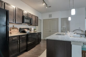 Rustico at Fair Oaks in Boerne, TX - Foto de edificio - Building Photo