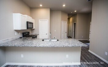 2102 Langford Ave, Unit B in Lubbock, TX - Foto de edificio - Building Photo