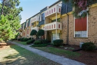 Veracruz Apartments in Forest Park, GA - Building Photo - Building Photo