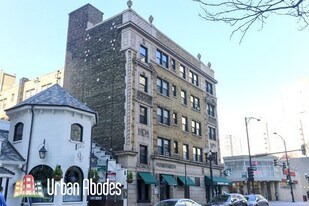 1160 N Dearborn St, Unit J04W in Chicago, IL - Building Photo