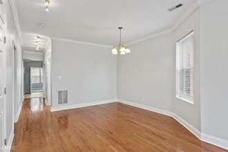 6216 S Indiana Ave, Unit 2 in Chicago, IL - Building Photo - Building Photo