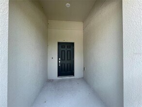 33611 Sky Blossom Cir in Leesburg, FL - Building Photo - Building Photo