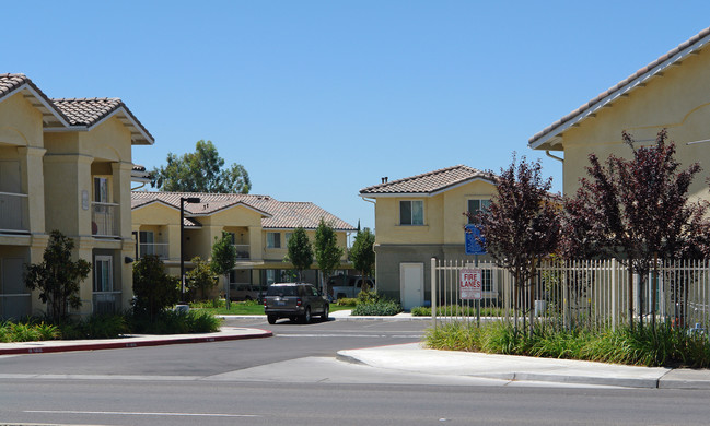 Villa Rose Apartments in Selma, CA - Building Photo - Building Photo