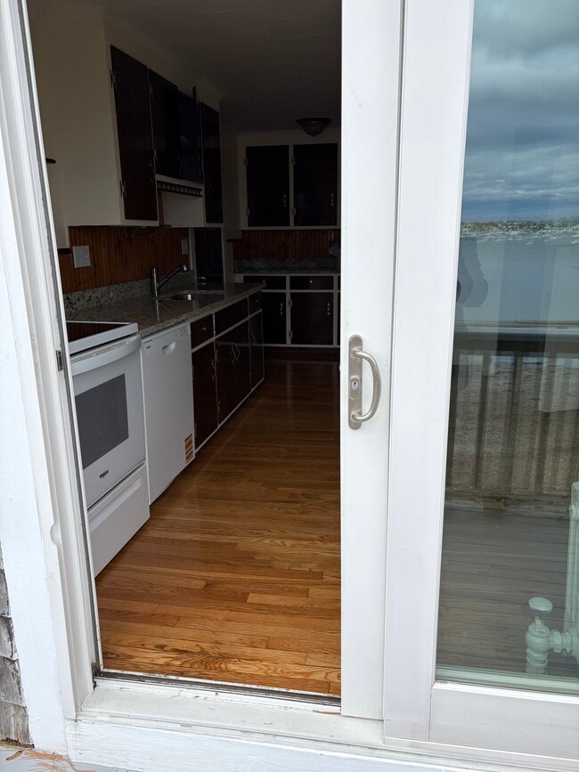 14 Messervy St, Unit 14 Messervy #2 in Salem, MA - Building Photo - Building Photo