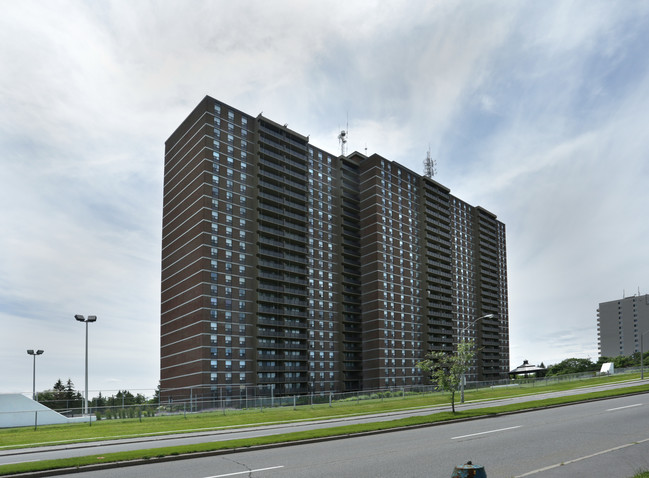 The Cross Winds in Ottawa, ON - Building Photo - Building Photo