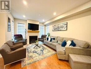 550 Borbridge Ave in Ottawa, ON - Building Photo - Building Photo