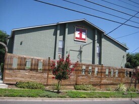 2710 S 1st St in Austin, TX - Building Photo