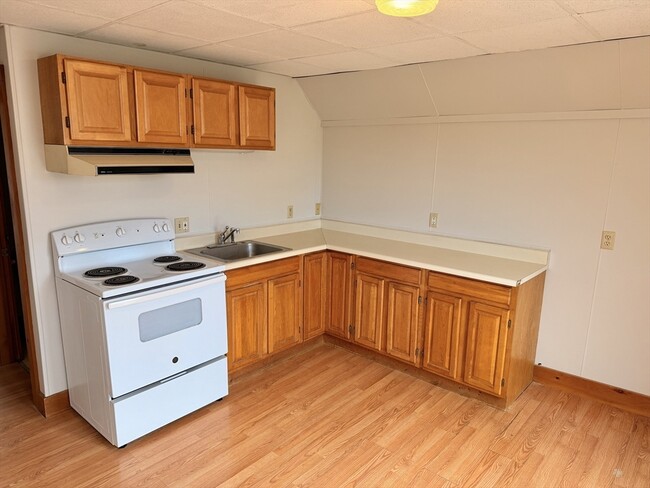 30 Rockland St in Fitchburg, MA - Building Photo - Building Photo