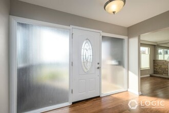 195 E Roundtoft Dr in Salt Lake City, UT - Building Photo - Building Photo